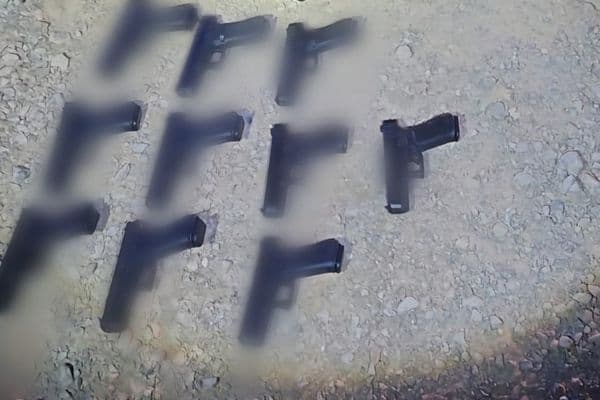 تفكيك شبكة لتهريب الأسلحة عبر الحدود الأردنية" "اعتقال 5 مشتبهين وتقديم لائحة اتهام"