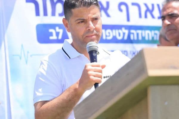 قرية كسيفة | من قرية بلا ماء وكهرباء إلى قيادة قسم العناية المكثفة للقلب في سوروكا"