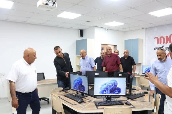 عرعرة النقب | تدشين أكبر مكتبة وقلعة معرفية وتكنولوجية في الثانوية الشاملة بدعم المجلس المحلي"