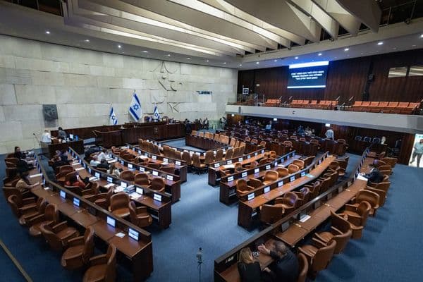 الكنيست | الموافقة على مشروع حل الكنيست تمهيدًا لانتخابات جديدة دون معارضة وبأغلبية 110 عضو