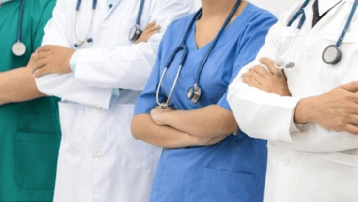 "كوكبة من أبناء النقب تضيء درب النجاح في عالم الطب والتمريض"