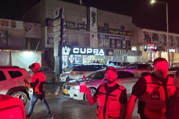 رهط "مسعفو اتحاد الإنقاذ يشاركون الأهالي فرحة العيد