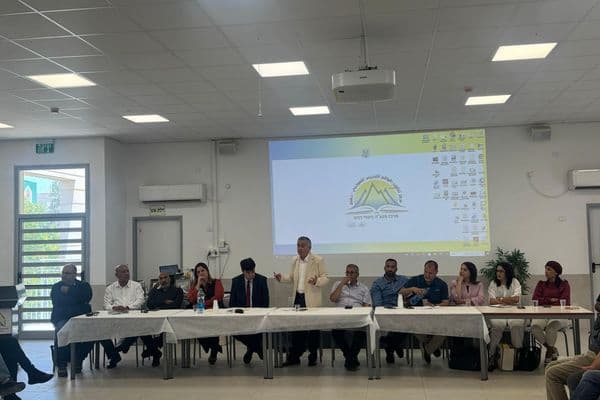 بلدية رهط تكرّم مفتشي وزارة التربية والتعليم