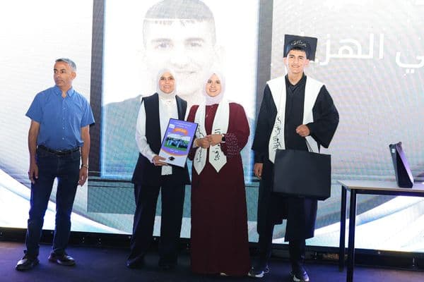 ثانوية السنا تمار للتفوق العلمي تحتفي بتخريج الفوج الثاني