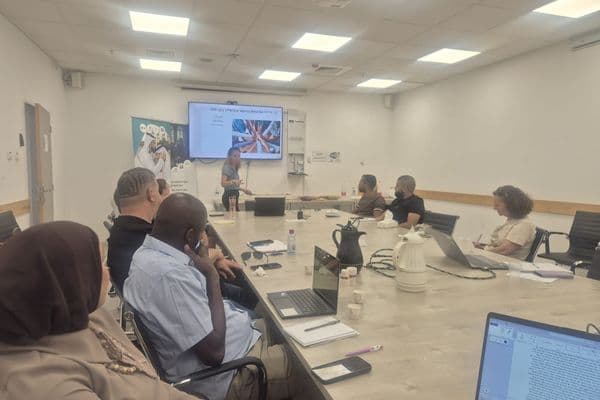 في مدينة رهط | لقاء مهني يجمع ممثلين من البلدات العربية البدوية في النقب لتعزيز الوساطة المجتمعية ومواجهة العنف