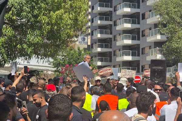 النقب | مشاركة واسعة في مظاهرة "عمود البيت" رفضًا للهدم والتهجير