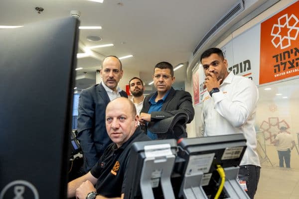 اتحاد الإنقاذ يواصل تعزيز الشراكة مع المجتمع العربي... والنائب وليد الهواشلة يطّلع على منظومة الطوارئ المتطورة ويؤكد: رس