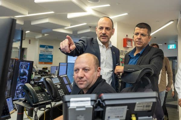 اتحاد الإنقاذ يواصل تعزيز الشراكة مع المجتمع العربي... والنائب وليد الهواشلة يطّلع على منظومة الطوارئ المتطورة ويؤكد: رس