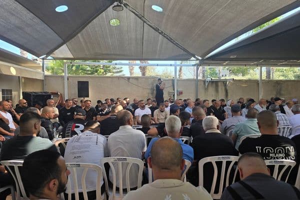 رهط | إتمام مراسم صلح بين ثلاث عائلات بحضور وجهاء ولجان الإصلاح