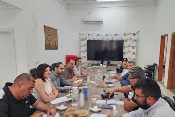 السياسة | الجبهة والتجمع يؤكدان مواصلة التنسيق لاستكمال القائمة المشتركة