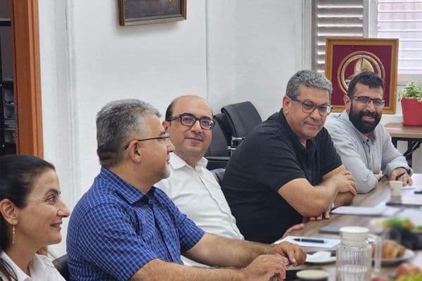 السياسة | الجبهة والتجمع يؤكدان مواصلة التنسيق لاستكمال القائمة المشتركة