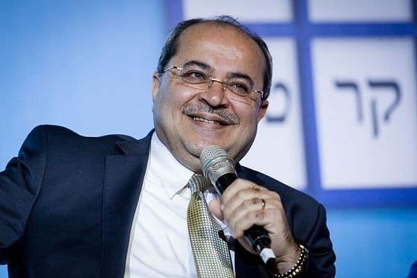 الأستاذ شادي أبو عرار: هل يتجه أحمد الطيبي إلى نهج المشاركة في الائتلاف الحكومي؟