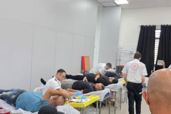 حورة | إقبال كبير على حملة التبرع بالدم لإنقاذ حياة الشابة رقية العطاونة والدعوة مستمرة حتى الرابعة