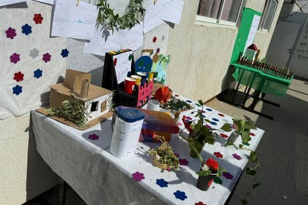 كسيفة | يوم البيئة يجمع الطلاب والجيل الذهبي في مدرسة تل الملح الابتدائية