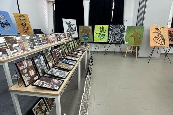 حورة | معرض "أثر" يواصل ترك بصمته الإبداعية في المجتمع المحلي