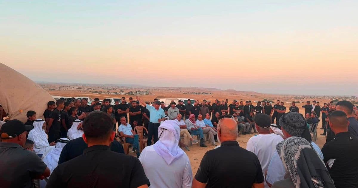 النقب | مطالب بوقف التجريف والتحريش في بئر الحمام خلال اجتماع جماهيري تضامني