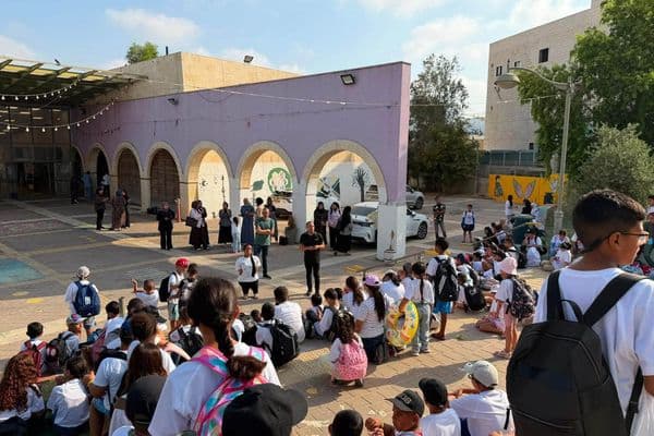 اختتام مخيم "صيف وكيف مع فطوم".. أكبر مخيم ترفيهي وتربوي في مدينة رهط