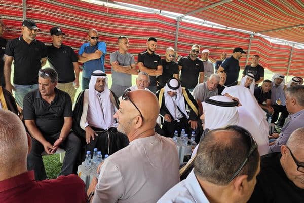 رهط | إرساء الصلح بين عائلتي الهزيل وأبو قرشين وإنهاء الخلاف