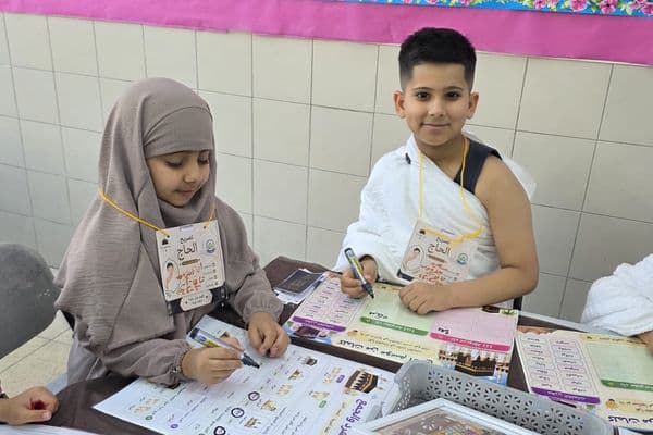 رهط | "مدرسة الفردوس تُجسّد مناسك الحج عمليًا للطلاب"