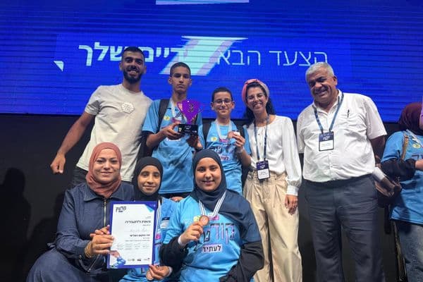 رهط | فخر واعتزاز: مدرسة ابن رشد في الصدارة بإنجازات نوعية في الهايتك والابتكار