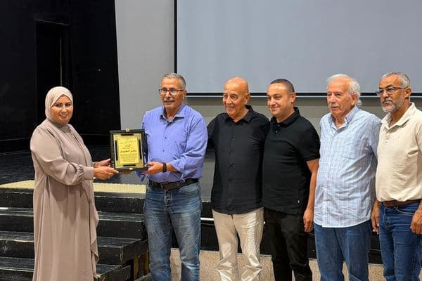 المركز الجماهيري رهط يحتفل بتخريج الفوج الخامس من الدورة التأسيسية لبرنامج “أم الدليل”