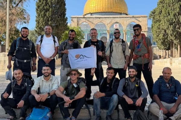 النقب | نادي المسارات يتألق من جديد في رحلة شدّ الرحال من مسجد بئر السبع إلى المسجد الأقصى