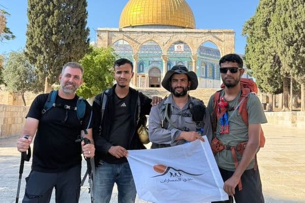 النقب | نادي المسارات يتألق من جديد في رحلة شدّ الرحال من مسجد بئر السبع إلى المسجد الأقصى