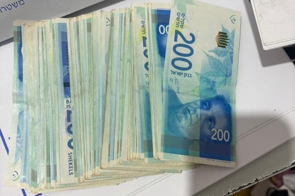 رئيس مجلس محلي في الجنوب بين 7 معتقلين بشبهة الرشوة والتلاعب بالمناقصات والاحتيال
