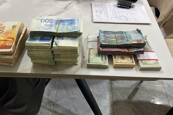 الشرطة تصادر مئات آلاف الشواكل وتحجز مركبتين خلال نشاط إنفاذ اقتصادي في اللقية