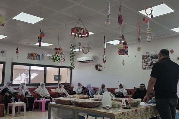 رهط | محاضرة توعوية لكبار السن حول الحفاظ على الذاكرة والتعامل مع النسيان